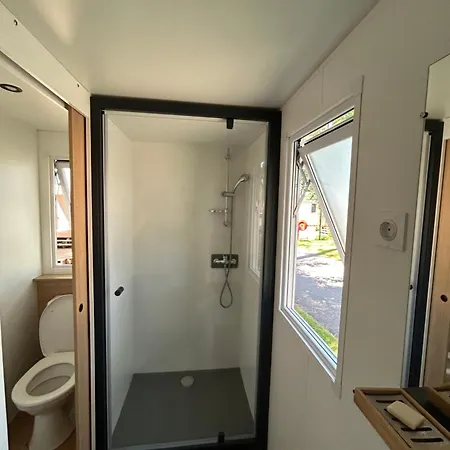 Mobilhome Dans Les Pins *