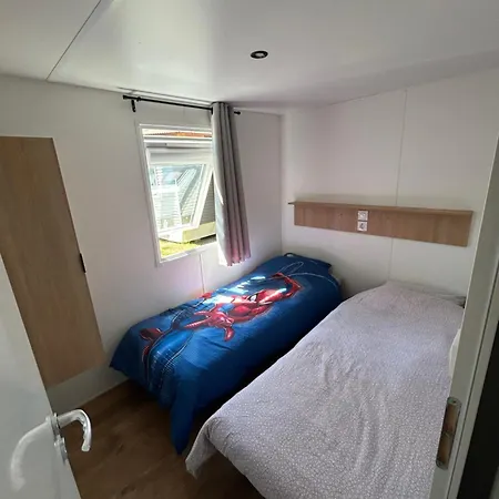 Mobilhome Dans Les Pins セノッス - ル・ペノン