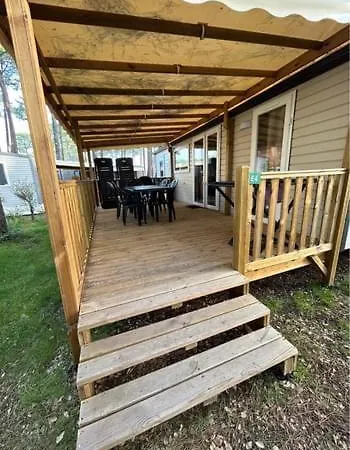 Mobilhome Dans Les Pins キャンプ場 セノッス - ル・ペノン