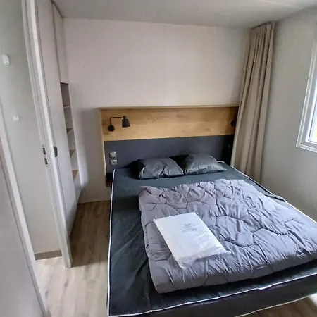 Mobilhome Dans Les Pins * セノッス - ル・ペノン