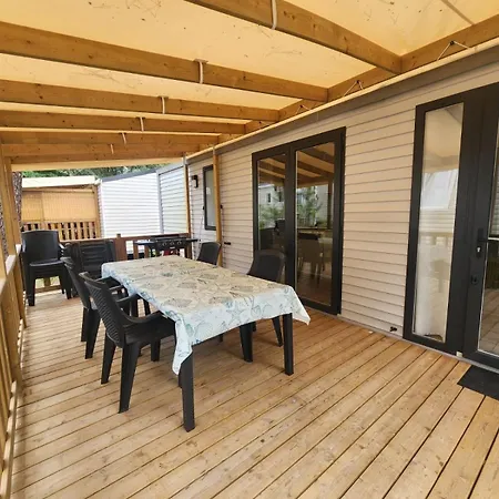 Mobilhome Dans Les Pins キャンプ場 セノッス - ル・ペノン