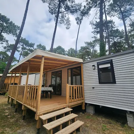 Mobilhome Dans Les Pins *