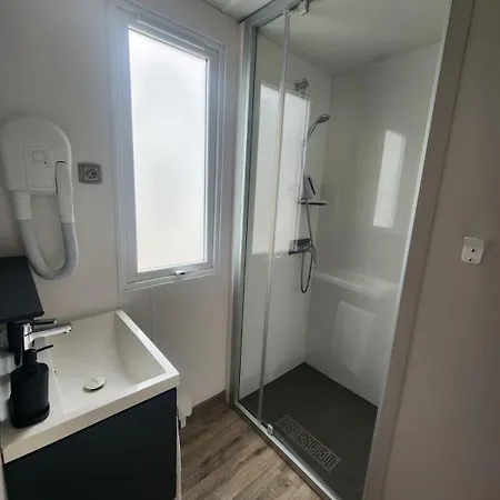 Mobilhome Dans Les Pins *