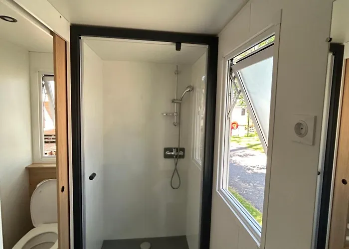 Mobilhome Dans Les Pins *